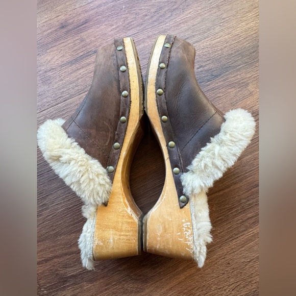 UGG Women’s Kalie Leather Studded Shearling Clogs Wood Bottom - Picture 11 of 15